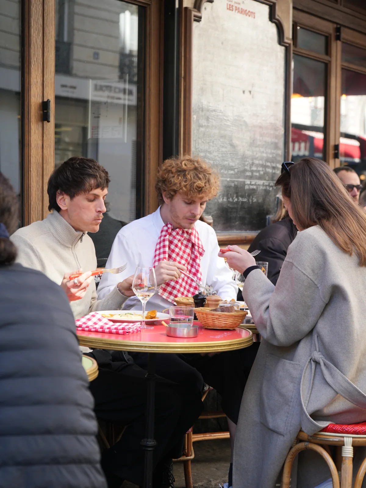 Terrasse des Parigots, bistrot parisien accompagné par Saucisse Purée