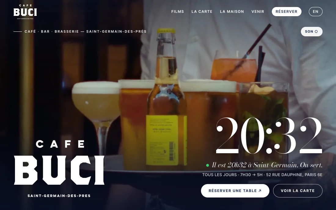 Site Café Buci, 52 rue Dauphine, Paris 6e : film « Au service » et horloge de Paris en direct